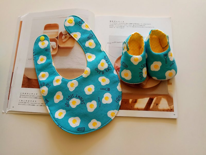 <Blue> Poached Moon Gift Baby Shoes + Bib - Baby Gift Sets - Cotton & Hemp Blue