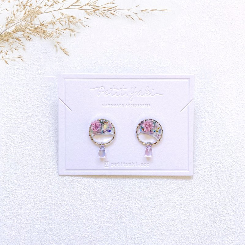 Flowers in the Mirror | Dried flower resin drop earrings - Earrings & Clip-ons - Resin Purple