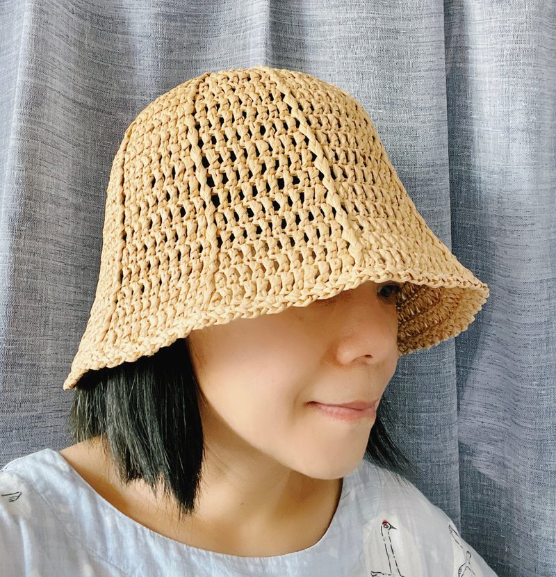 Foldable Visor Braided Raffia Hat Khaki White - หมวก - กระดาษ สีกากี