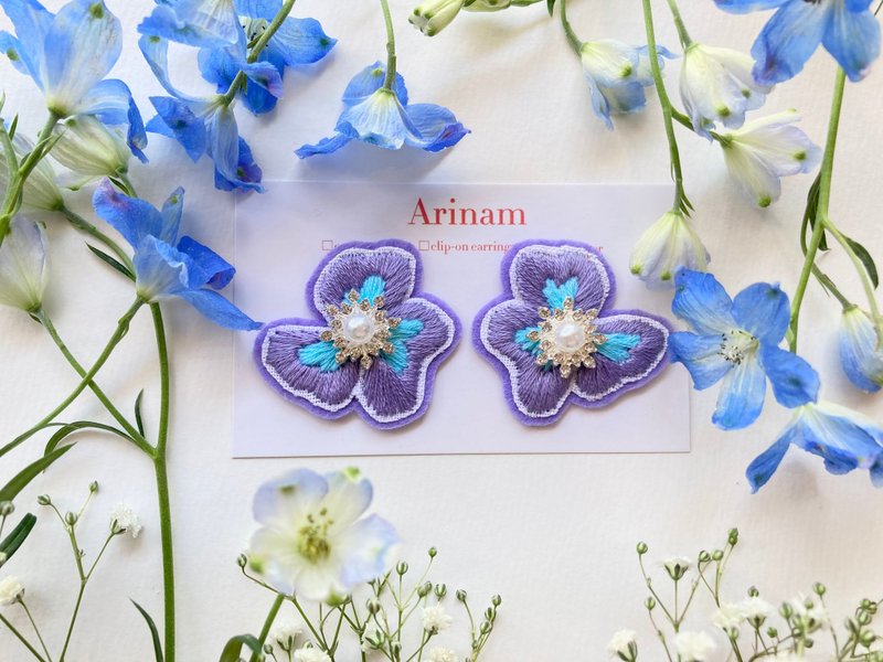 embroidery accesary bon bon ( lavender purple × sky blue ) - ต่างหู - งานปัก สีน้ำเงิน