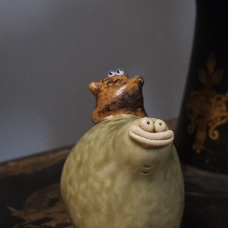 陶偶擺設 | 醜恐龍載軟爛人 - 擺飾/家飾品 - 陶 綠色
