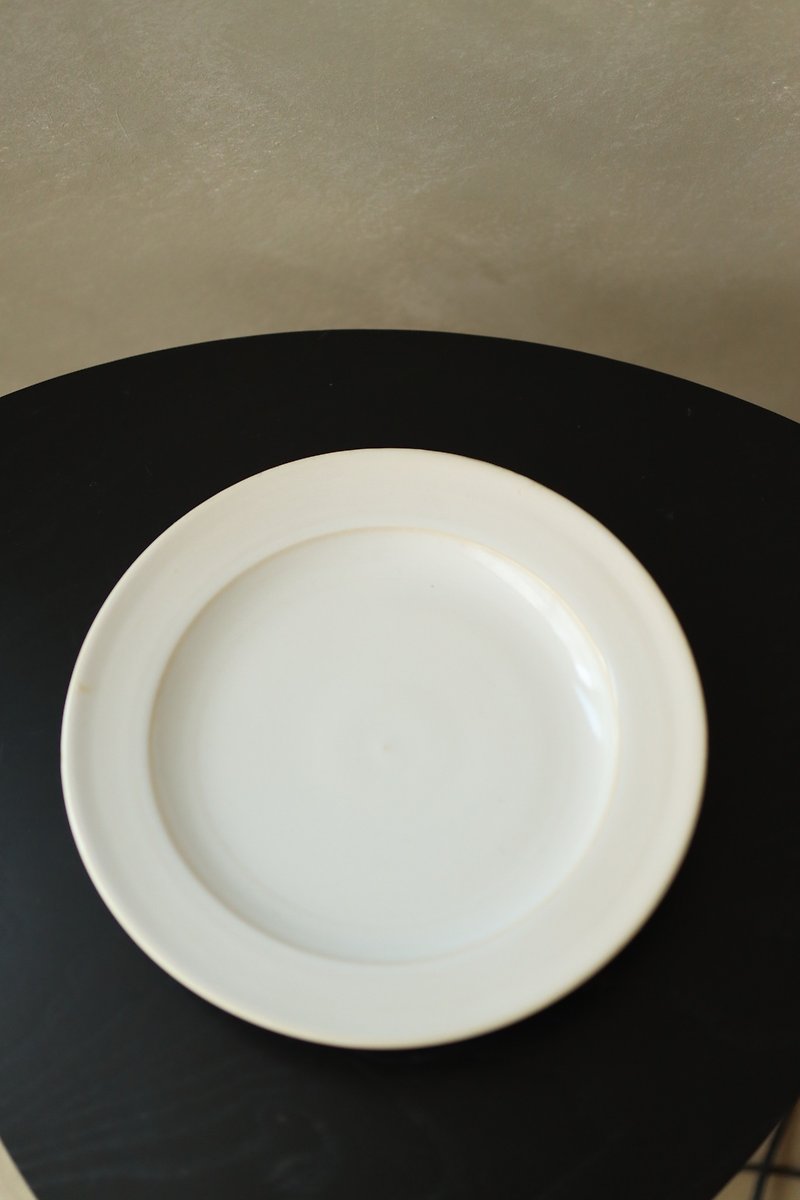 亮白釉淺盤 - 盤子/餐盤 - 陶 白色