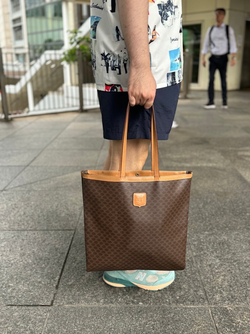 Second-hand beauty Celine Macadam presbyopic tote bag computer bag Tote - กระเป๋าแมสเซนเจอร์ - วัสดุกันนำ้ สีนำ้ตาล