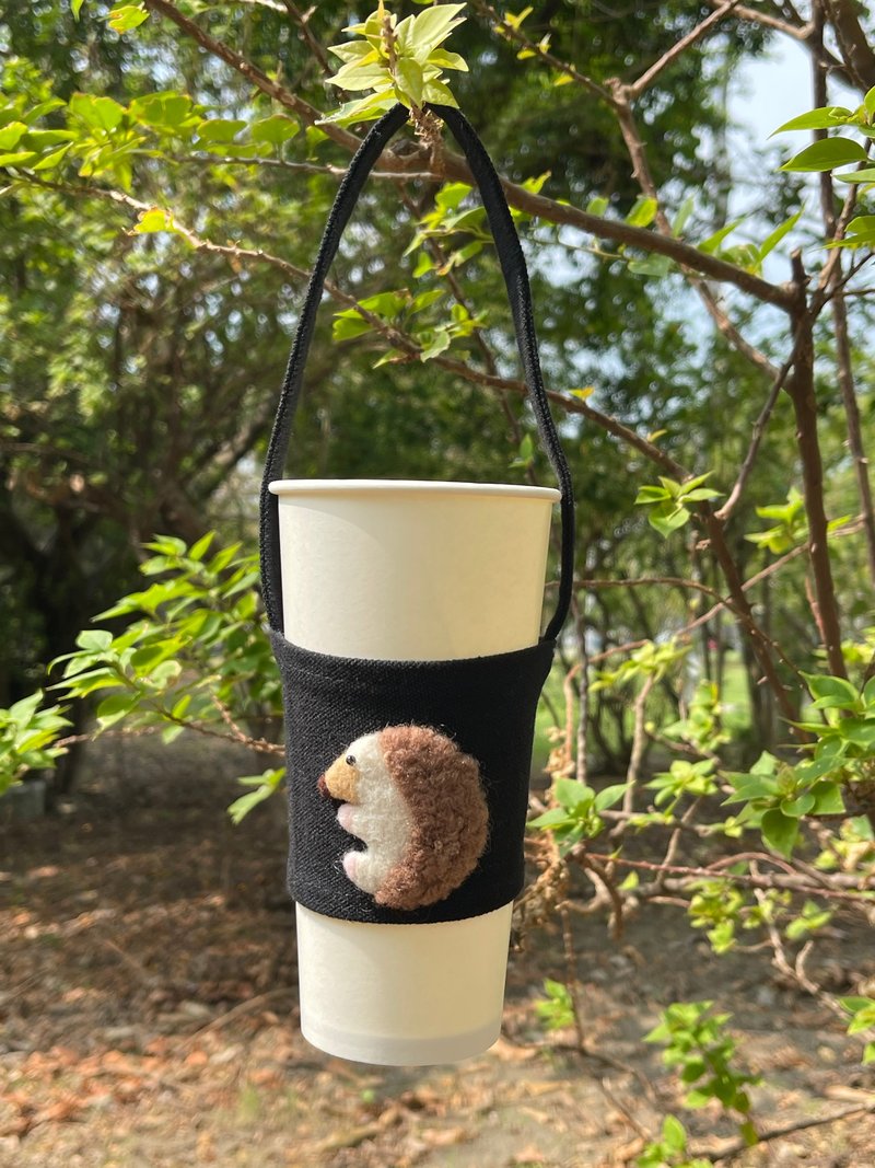 Handmade wool felt-hedgehog drink bag - เย็บปัก/ถักทอ/ใยขนแกะ - ขนแกะ 