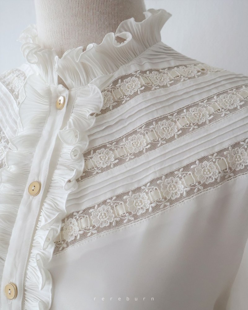 日本製復古花朵蕾絲刺繡拼接立領長袖米白色古著襯衫 - 女襯衫 - 聚酯纖維 白色