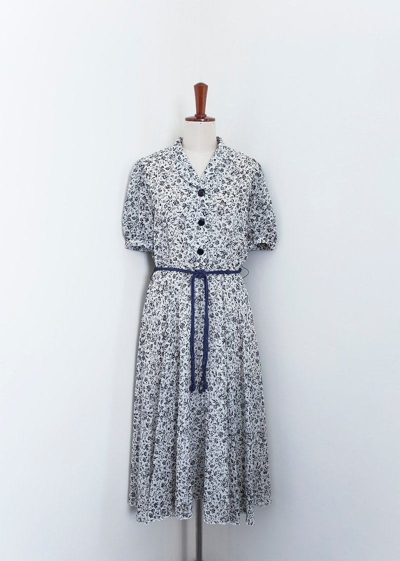 Banana Flyin Vintage :: Spring Blossom Skirt :: Vintage Dress with Short Sleeve - ชุดเดรส - วัสดุอื่นๆ 