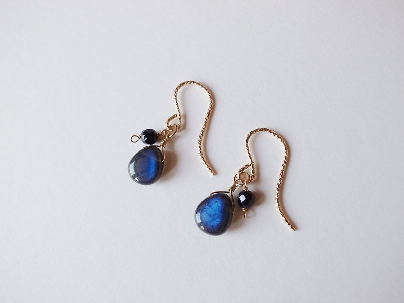 14KGF black feldspar × black spinel velvet blue natural stone earrings short paragraph can be changed ear clip - ต่างหู - เครื่องเพชรพลอย สีน้ำเงิน
