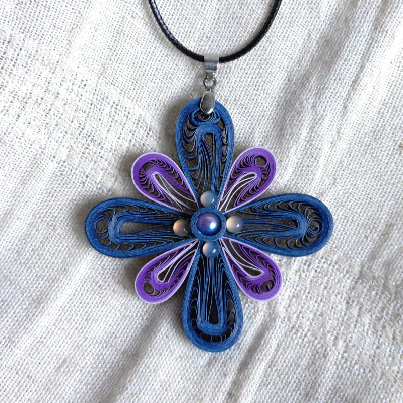 長版藍紫雙色八瓣深藍芯捲紙珠飾項鍊 - 項鍊 - 紙 藍色