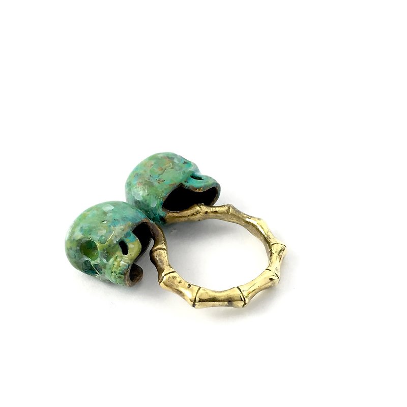 Zodiac Twins skull ring is for Gemini in Brass and Patina color ,Rocker jewelry ,Skull jewelry,Biker jewelry - แหวนทั่วไป - โลหะ สีทอง