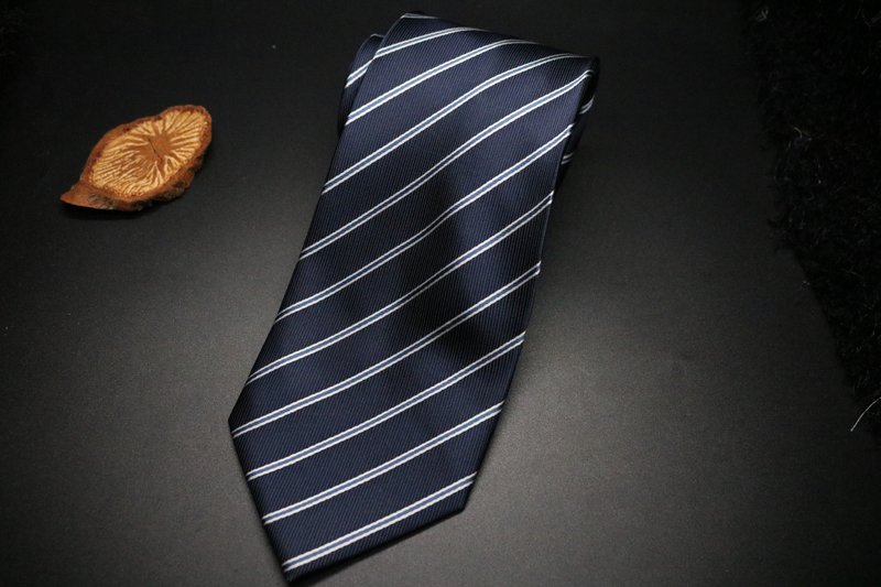 藍色條紋商務標準領帶/正裝禮服necktie - 領帶/領帶夾 - 絲．絹 
