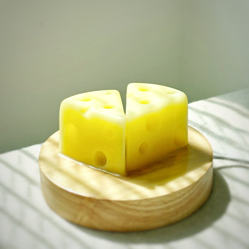 Cheese Night Light Handmade Atmosphere Lamp Birthday Gift Customized Gift - โคมไฟ - เรซิน สีเหลือง