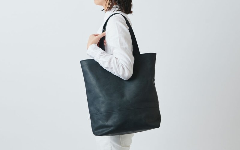 leather totebag black Lsize - กระเป๋าถือ - หนังแท้ สีดำ