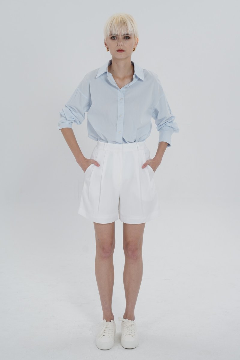 Pleated Bermuda Shorts - White |  百慕達西裝短褲- 白 - 女短褲/五分褲 - 聚酯纖維 白色