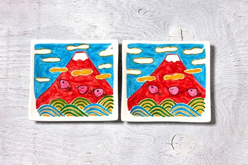 赤富士と波千鳥のスクエアプレート(15cm) - 碟子/醬料碟/醬油碟 - 陶 