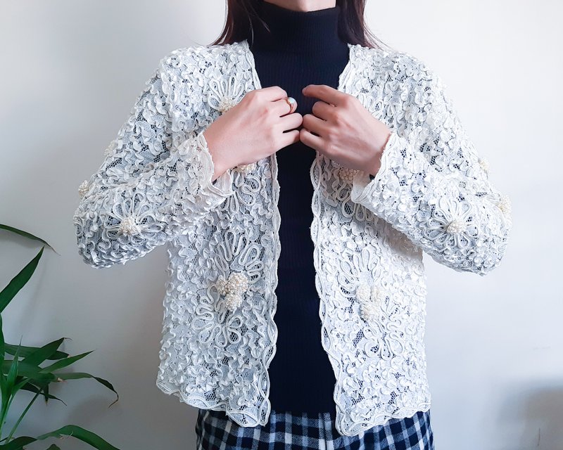 Vintage Cream Lace Embroidered Jacket See-Through Lace Jaket Antique Lace Jacket - เสื้อเชิ้ตผู้หญิง - เส้นใยสังเคราะห์ ขาว