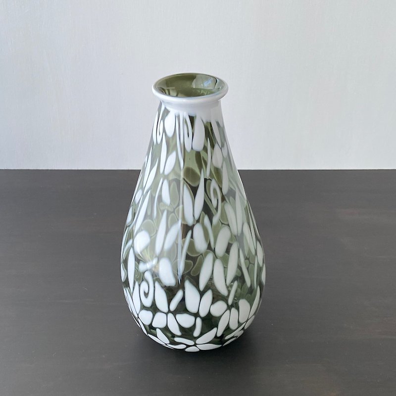 吹きガラスの花器　三葉 - 花瓶・植木鉢 - ガラス 