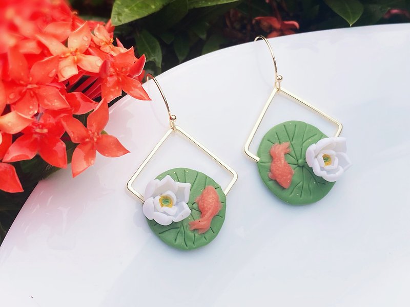 Lotus Carp Handmade Soft Pottery Earrings | Clip-On - ต่างหู - ดินเหนียว สีเขียว