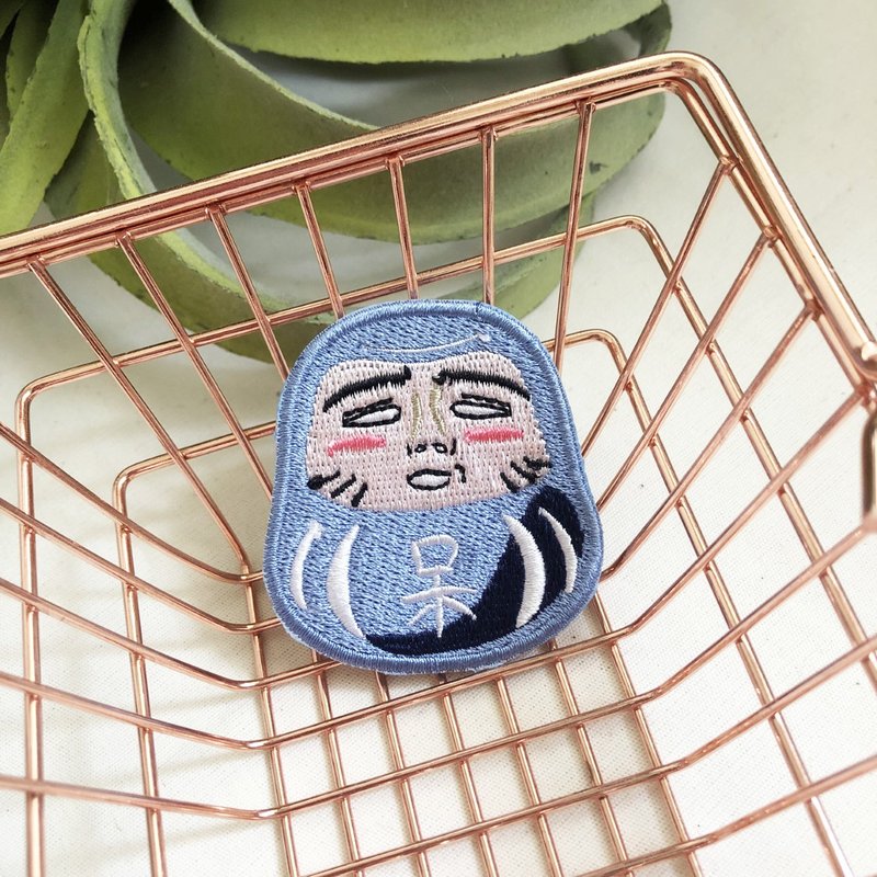 One blue anti-white-eyed Dharma embroidery brooch or embroidered piece - เข็มกลัด - งานปัก หลากหลายสี