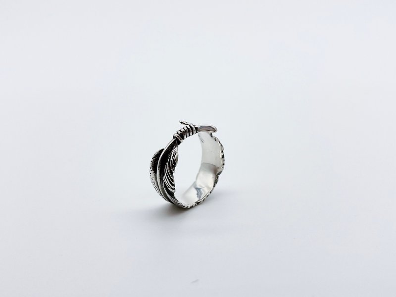 925 sterling silver ring_freedom heart feather series (female ring) - General Rings - Other Metals White