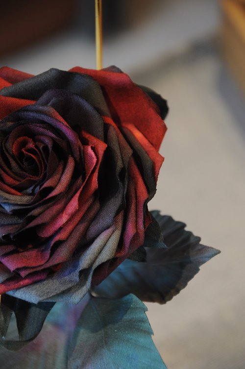 花・簇 【染布花工藝】紅黑玫瑰花 | 訂造 | 客製化 | 布花擺設