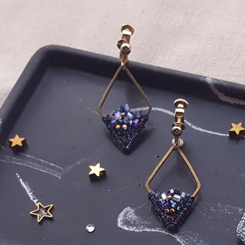 [Universe] Star diamond Bronze- embroidery earrings - ต่างหู - งานปัก สีน้ำเงิน