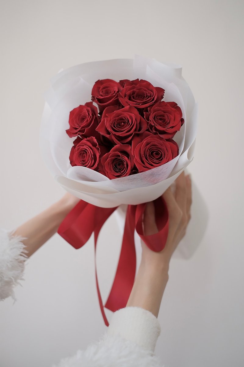White Valentine's Day Red Rose Bouquet Korean Style Bouquet Birthday Bouquet Girlfriend Gift Anniversary - ตกแต่งต้นไม้ - พืช/ดอกไม้ สีแดง
