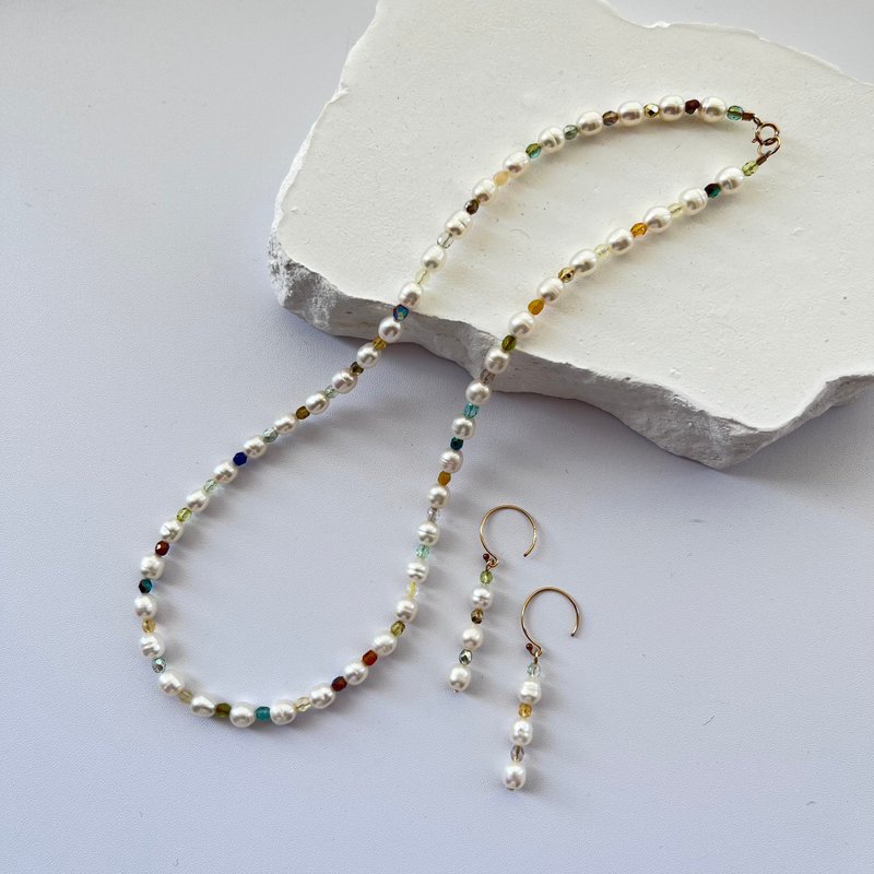 Seaside Sparkle Fresh Water Pearl and Crystal Necklace Earring - สร้อยคอ - ไข่มุก ขาว