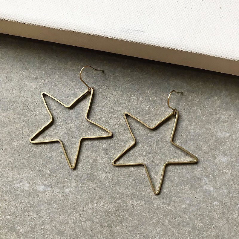 黃銅耳環_大星星(可改夾) - 耳環/耳夾 - 銅/黃銅 金色