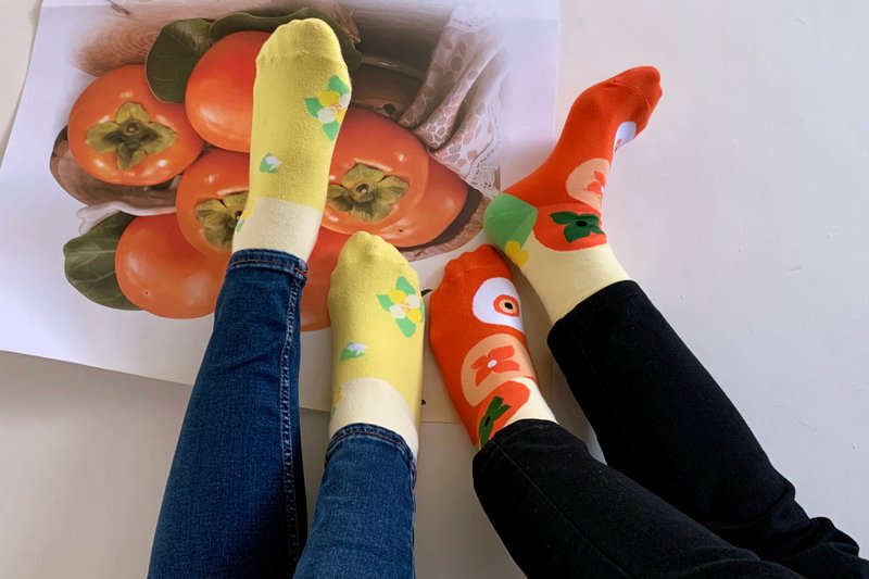 Persimmon flower and fruit socks (2 pairs of symmetrical set) Valentine's Day gift - Socks - Cotton & Hemp Red