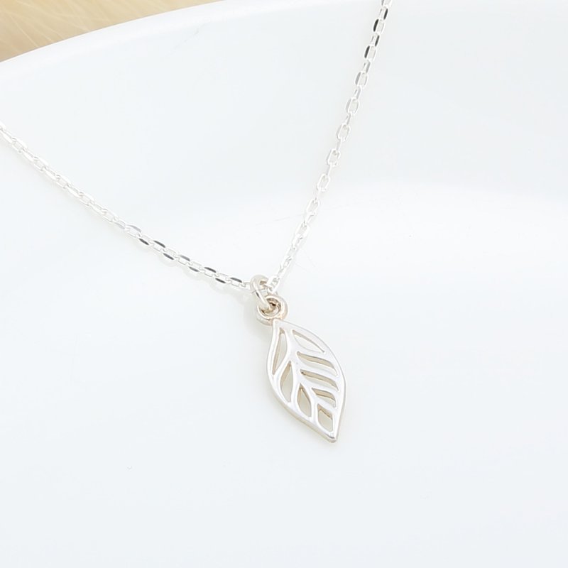 Leaf veins s925 sterling silver necklace Birthday Valentine's Day gift - Necklaces - Sterling Silver Silver