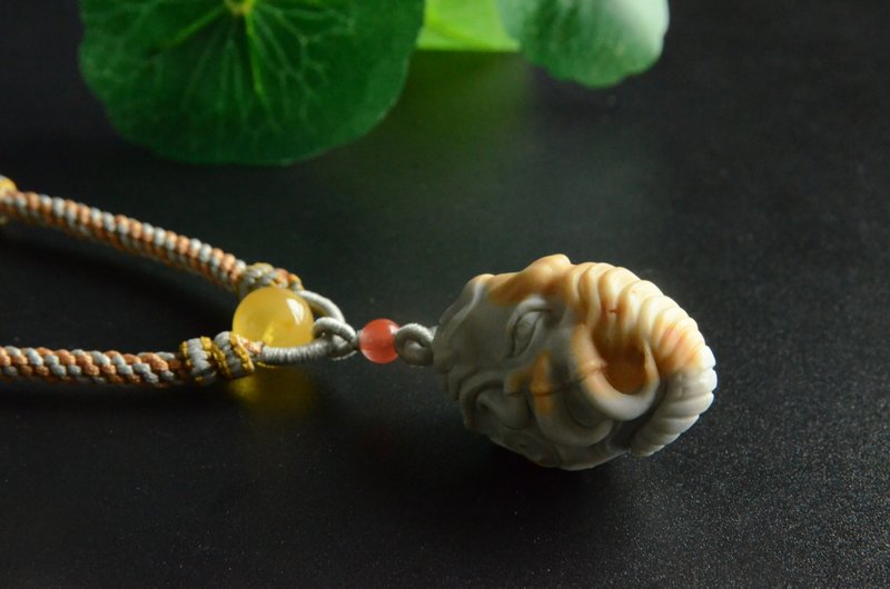 【Zen Meditation】Natural Alashan Six-tusk Auspicious Elephant Necklace Pendant - สร้อยคอ - เครื่องเพชรพลอย 