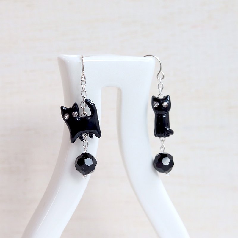 Black Cat Earrings, Dangle & Drop Earrings, cat sculpture, cat lover gifts - 耳環/耳夾 - 黏土 黑色