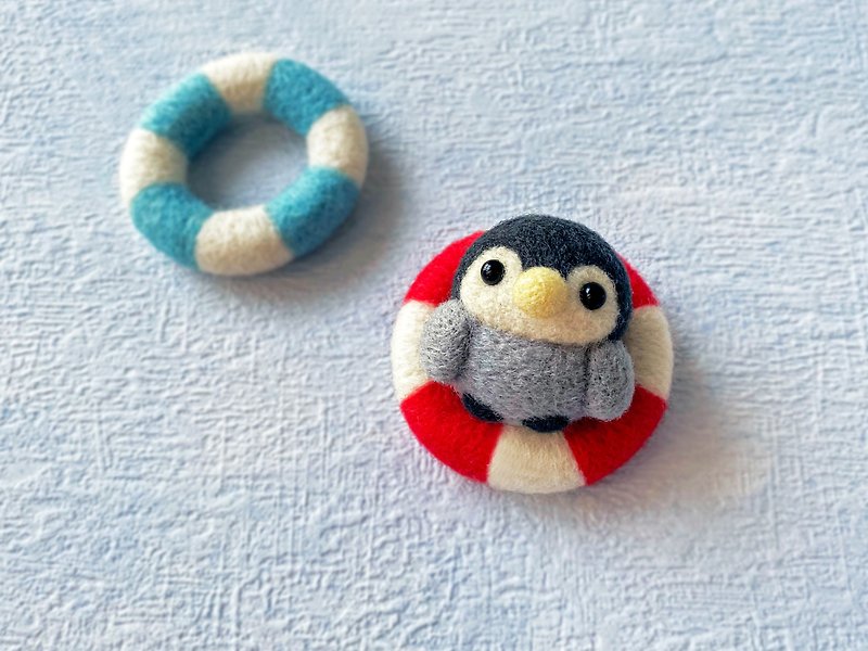 ウールフェルトDIY-ペンギン素材パッケージ（ペンギン1匹+浮き輪1匹） - 編み物/刺繍/羊毛フェルト/裁縫 - ウール ブルー