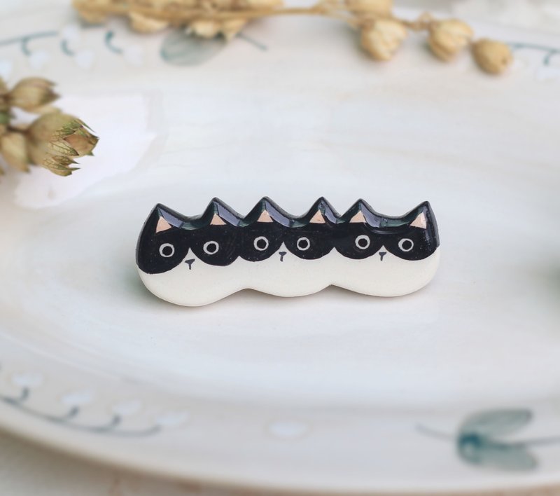 Mercedes-Benz Japanese Cat Hair Clip/Hair Accessory Duckbill Clip Handmade - Hair Accessories - Clay White