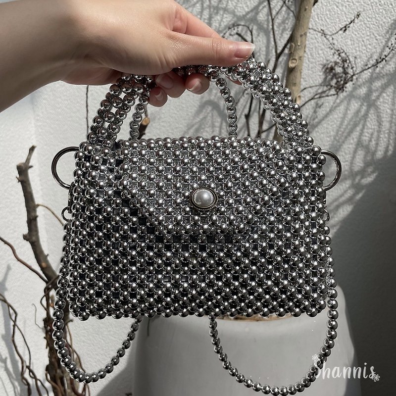 Electroplated Silver small bag beaded bag shiny and gorgeous nightclub style beaded small bag - กระเป๋าถือ - พลาสติก สีเทา