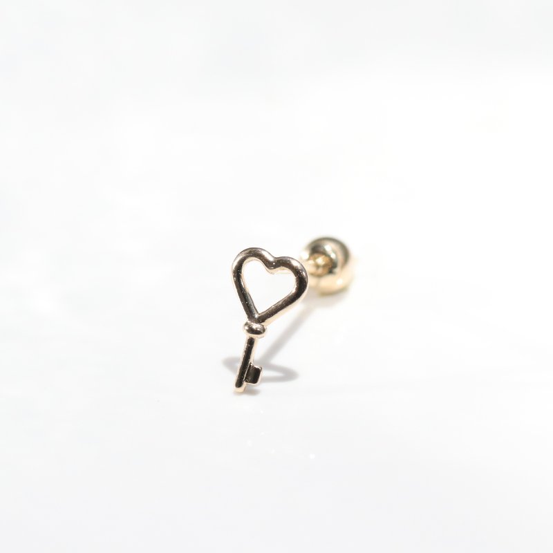 14K Love Key Piercing 愛心鑰匙鎖珠耳環(單個)耳骨 耳窩 不退色 - 耳環/耳夾/耳骨夾 - 貴金屬 金色