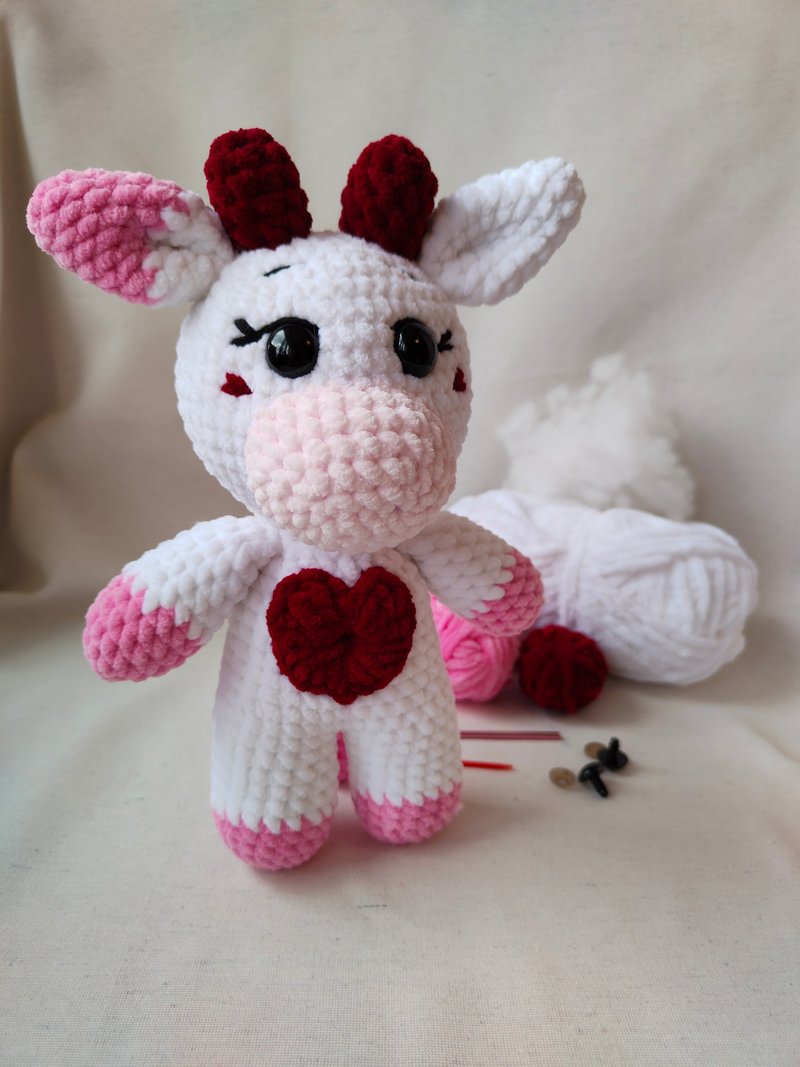 Crochet cow plush pattern, chunky cow - Logo 設計/圖案設計 - 其他材質 