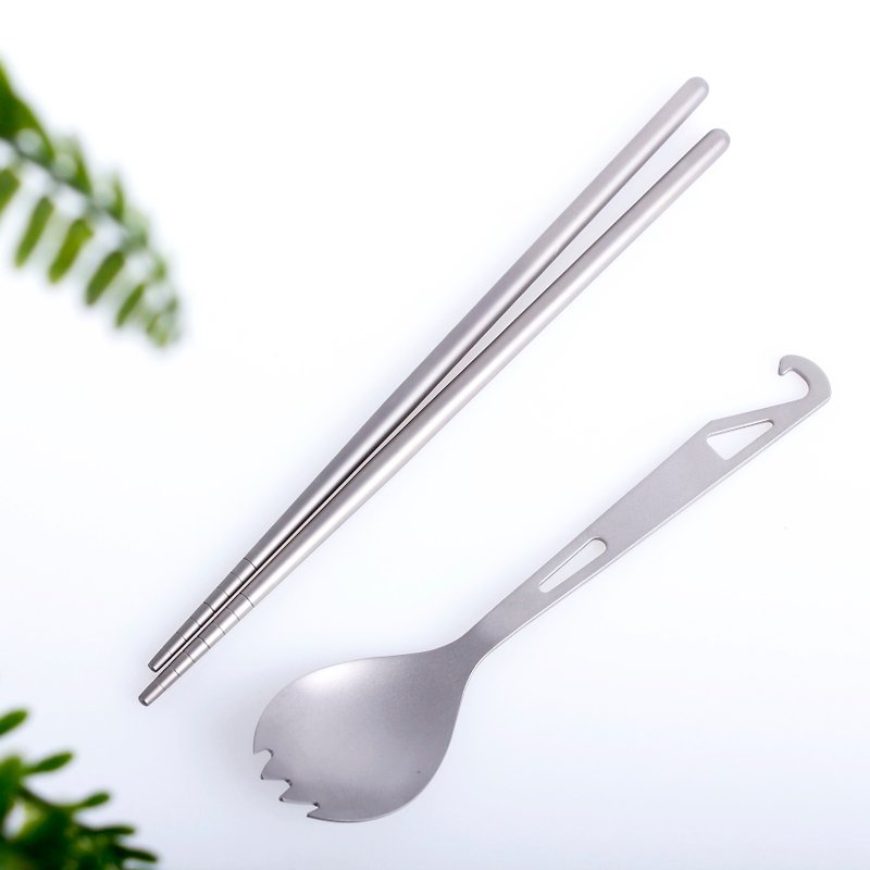 Pure non-toxic titanium tableware matte chopsticks spoon fork personal two-piece set - ตะเกียบ - โลหะ สีเงิน