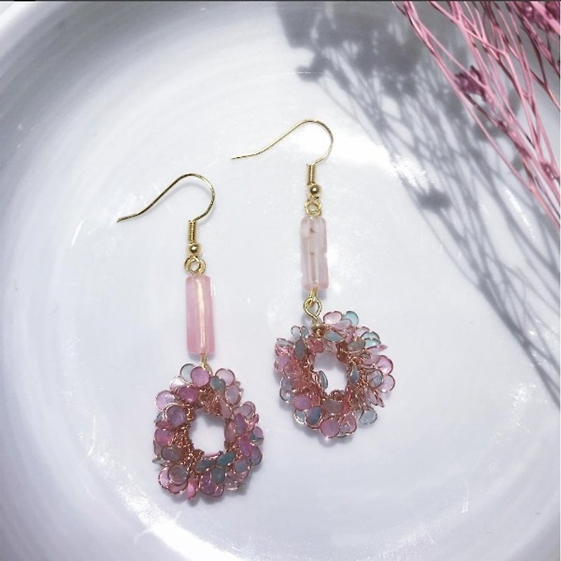 古典紅玉小花圈耳環 - 耳環/耳夾 - 其他材質 粉紅色