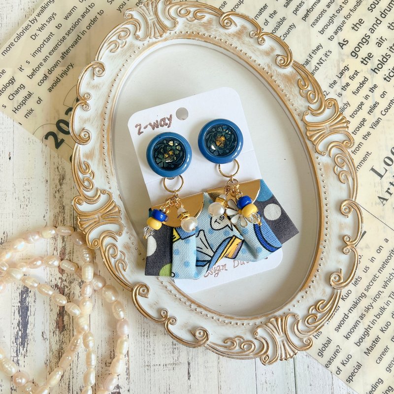 wow handmade 2-way ディープブルーのステンドグラスボタン × デイジーのプリーツイヤリング - ピアス・イヤリング - その他の素材 