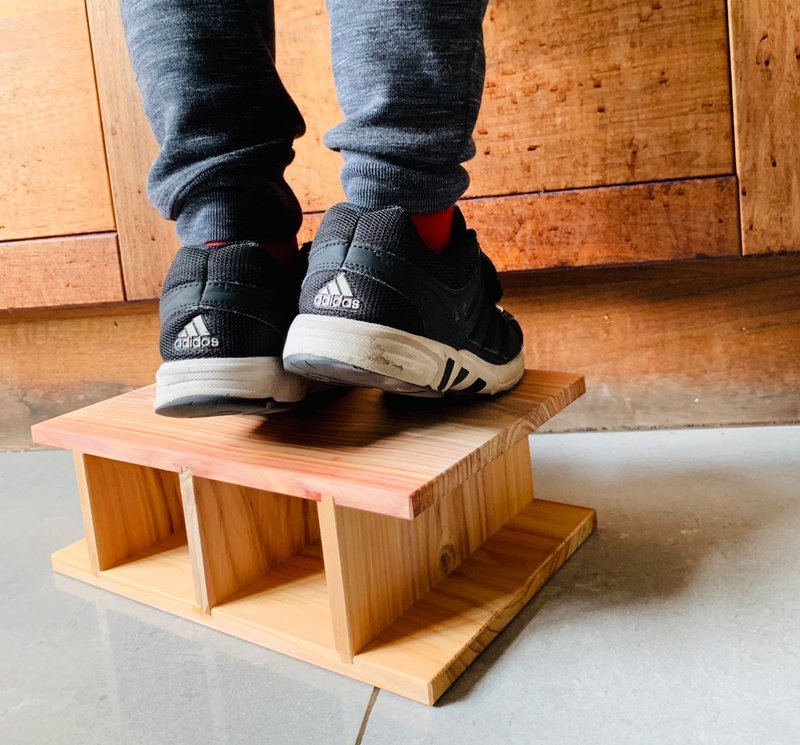 【BESTAR】Taiwan cedar hollow brick shape small stool - Items for Display - Wood Yellow