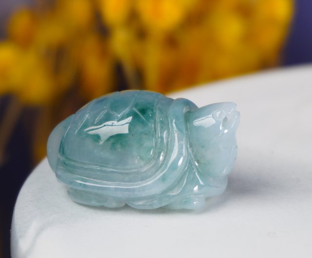幸運・長寿】アイスブルー翡翠亀の置物 | 天然ビルマ翡翠Aグレード