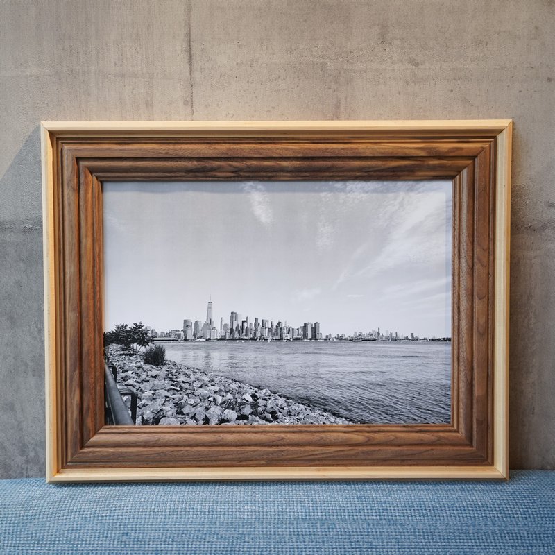 Touch the Earth New York Design Taiwan Made North American Solid Wood Picture Frame #9 - กรอบรูป - ไม้ สีกากี