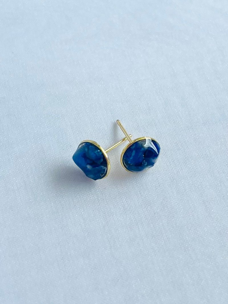 天然石/ラピスラズリのさざれピアス/パワーストーン/一粒ピアス/18K/一粒/シンプル/アレルギー対応/ラピスラズリ/ノンホールピアス/誕生石/さざれ石 - 耳環/耳夾/耳骨夾 - 半寶石 藍色