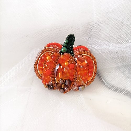 BroochWolli Pumpkin brooch, pumpkin pin, vegetable brooch, halloween gift, halloween gift