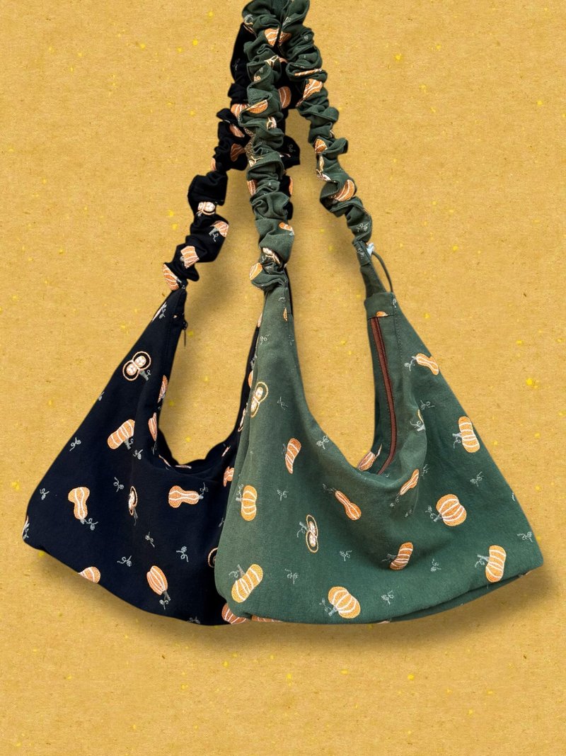 小牛村/ 黑 斜背包 肩背包 南瓜刺繡 萬聖節 兩用手工包 布包 - 側背包/斜背包 - 聚酯纖維 綠色