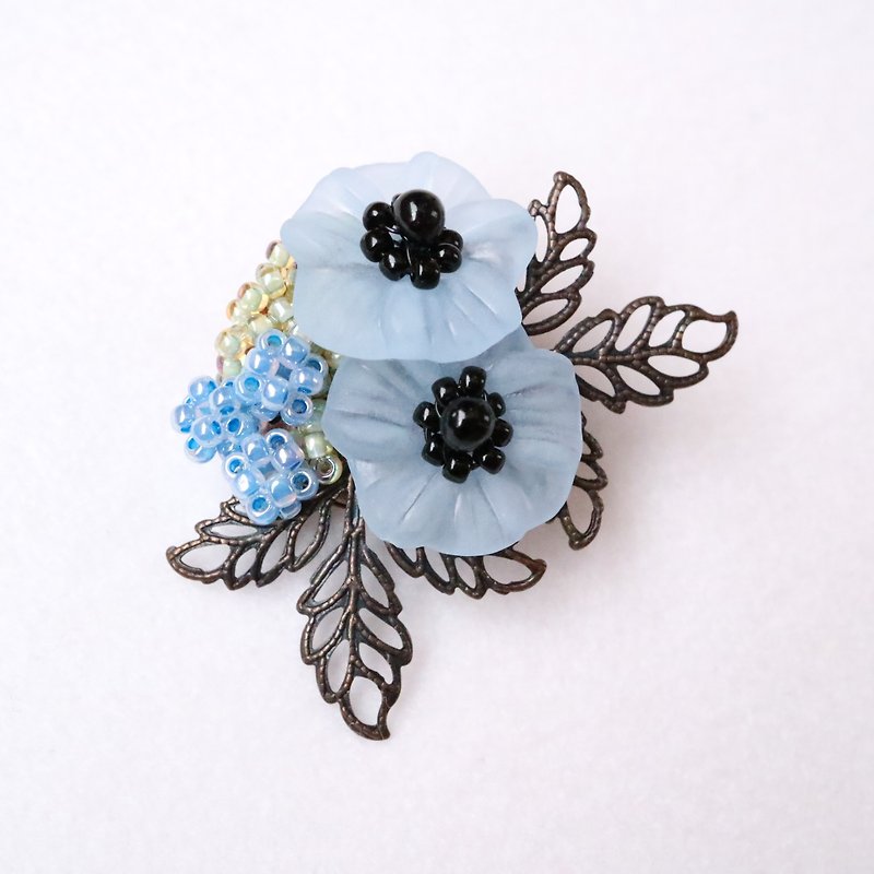 Anemone Brooch Blue Delicate Lace Flower lover Small Small Small Small Cute Casual Seed Beads Tegs Knitting - Brooches - Glass Blue