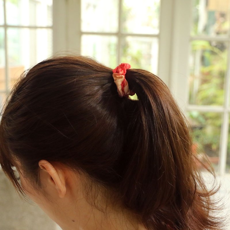 Bubble Gum Seine 朱紅粉色印花純絲鬆緊時尚髮圈 - 髮帶/髮箍 - 絲．絹 紅色