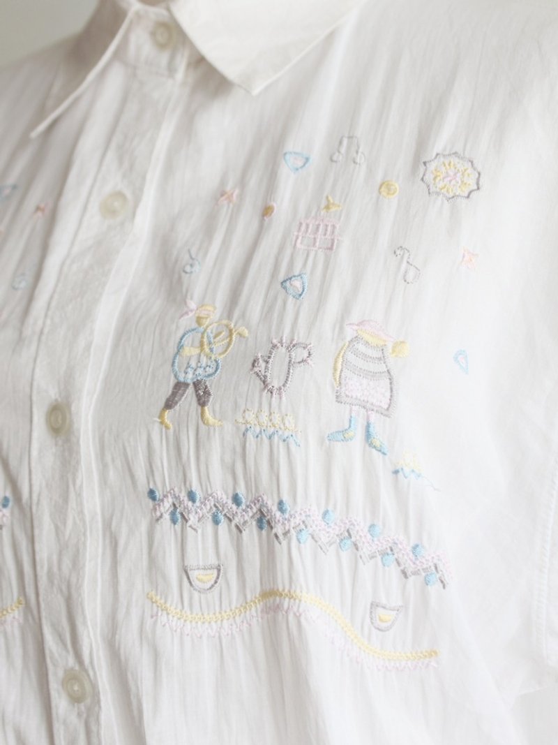 European and American childlike geometric embroidery cotton remake short-sleeved waist white vintage shirt - เสื้อผู้หญิง - ผ้าฝ้าย/ผ้าลินิน ขาว