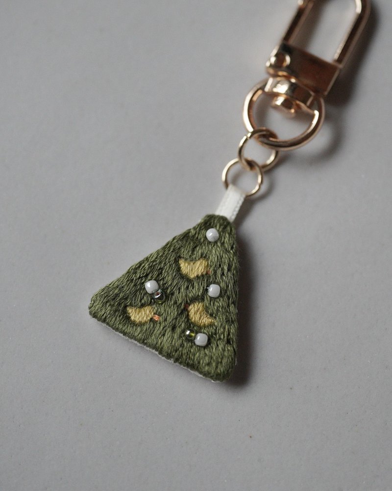 ni.kou embroidered tree pendant - bird - Charms - Thread 